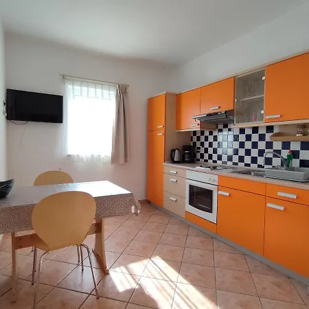 بيت ضيافة Rock & Roll 3*